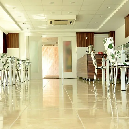 Volkii Hotell 2*